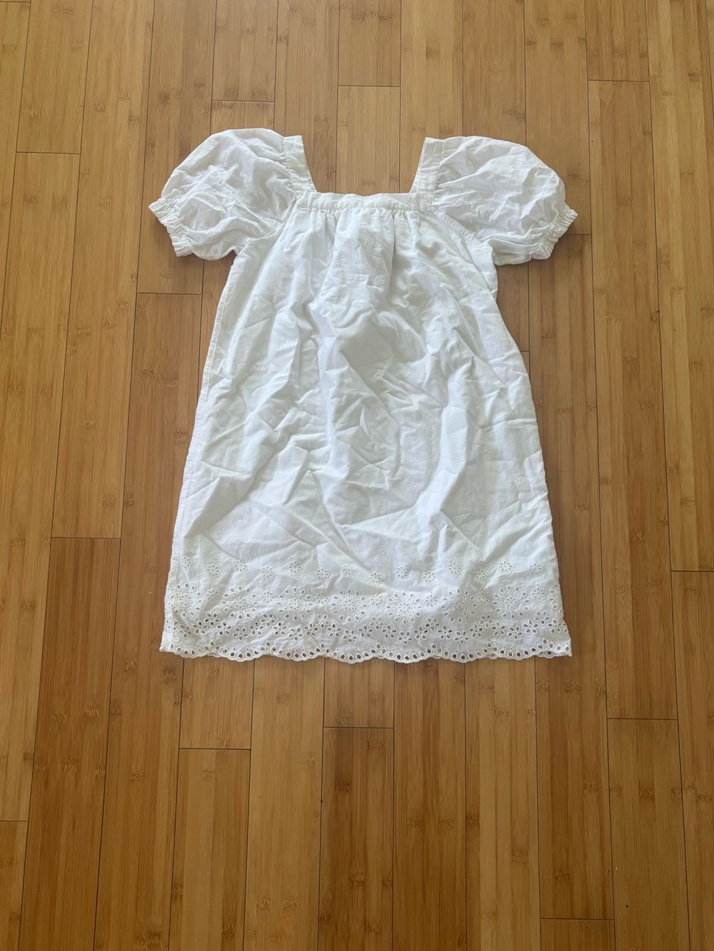 GAP White Eyelet Hem Puff Sleeve Casual Dress